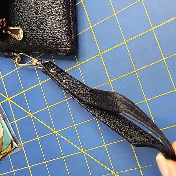 Black Textured 8" x 4.5" x 0.5" Wristlet with Gold Accents - Picture 3 of 8